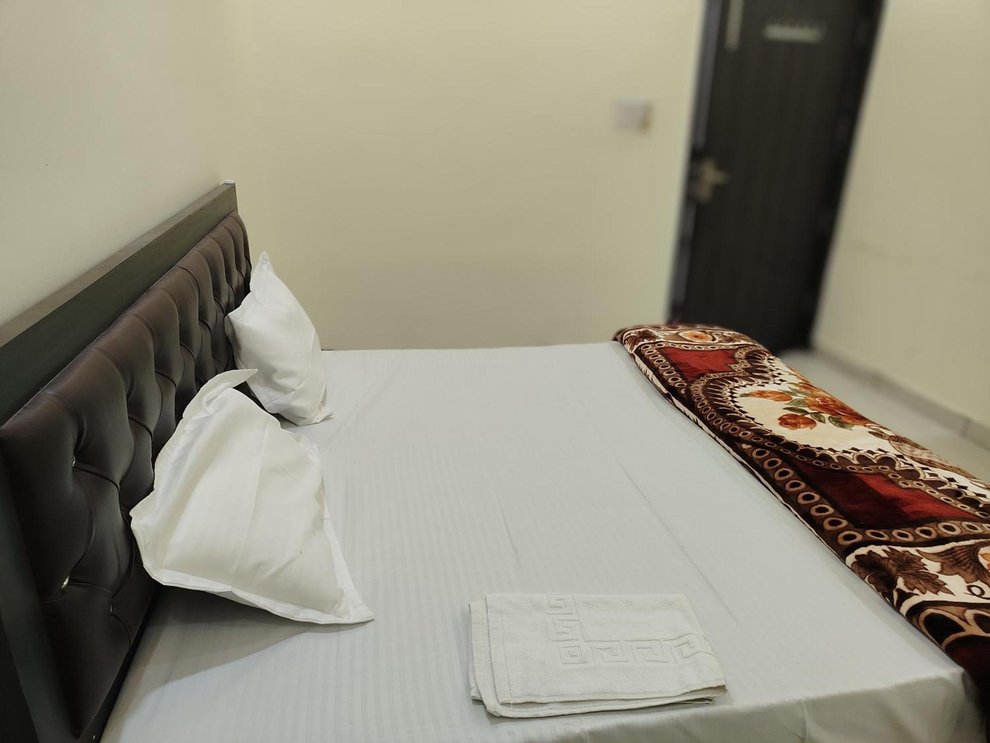 Hotel Dev International Khalilabad Exteriér fotografie