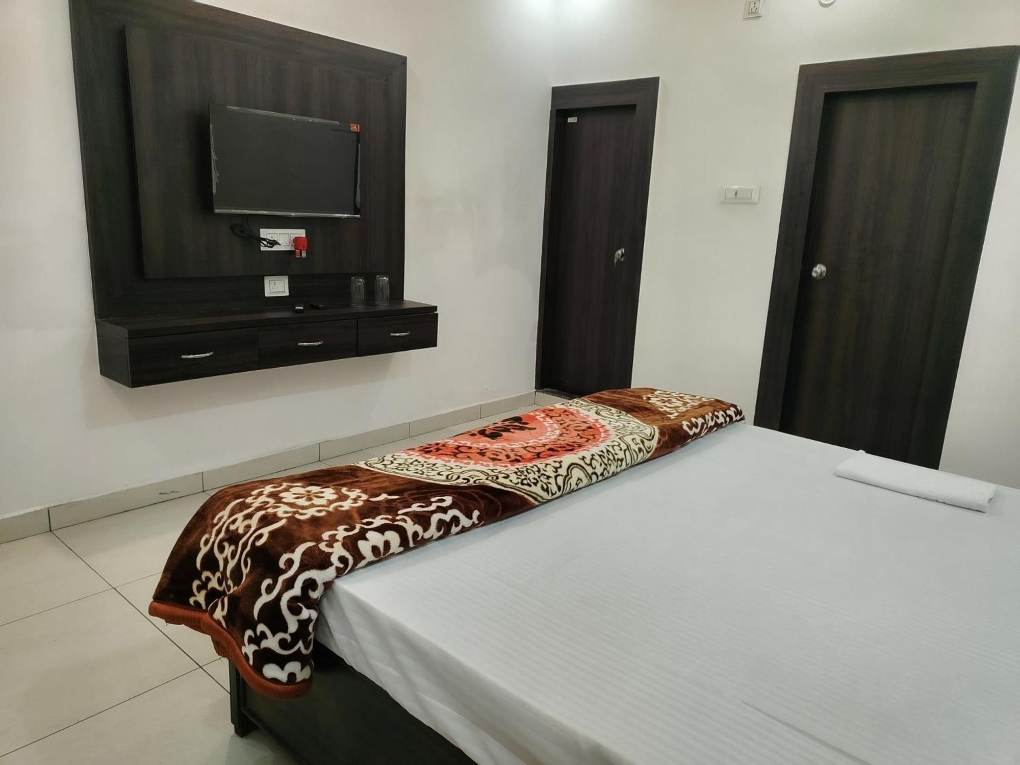 Hotel Dev International Khalilabad Exteriér fotografie